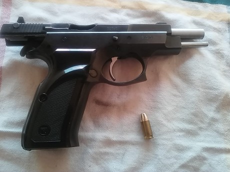 Hola compañeros

Pongo a la venta esta pistola que está depositada en la GC de Travesera de Gracia en 00