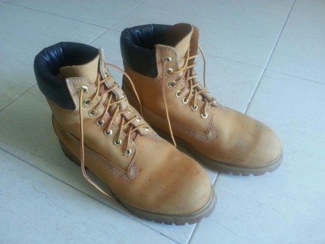 Hola, vendo botas timberland, estan en muy buen estado sobre todo el interior ya que las use pocas veces 11