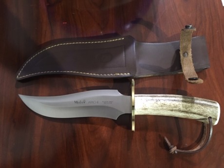 Cuchillo de monte  de remate MUELA APACHE:  acero X50CrMoV15 molibdeno vanadio (MOVA), dureza acero 57-58-HRC, 02