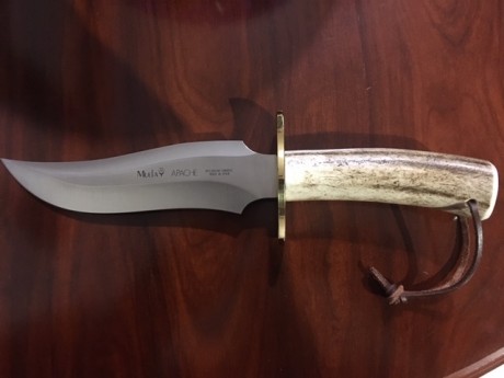 Cuchillo de monte  de remate MUELA APACHE:  acero X50CrMoV15 molibdeno vanadio (MOVA), dureza acero 57-58-HRC, 01