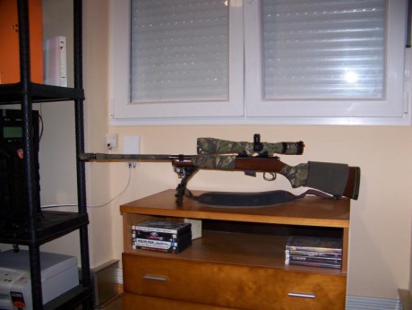 Hola .... me llamo Luis soy de León ...vendo CESKA 17 HMR 452 AMERICAN, equipado con visor  pentax gameseeker 00