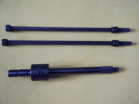 Se venden dos contrapesos iguales y uno distinto. Los dos iguales no sabemos a qué arma pertenece, por 00