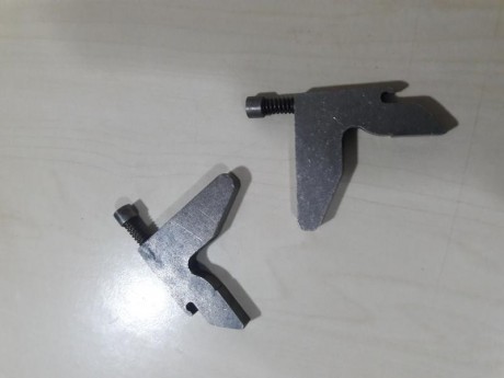 Buenas se vende prensa lee challenger con los empistonadores gastos a cargo del comprador , no tiene la 01