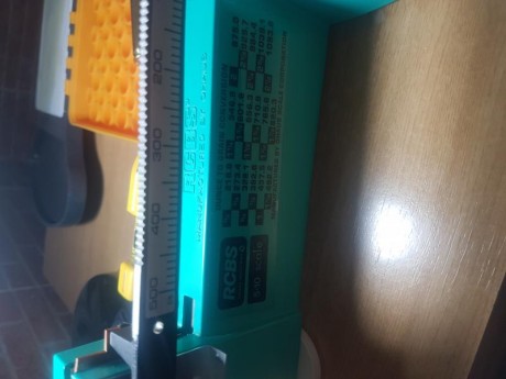 Vendo bascula rcbs 5-10,por pasarme a digital caprichos que tiene uno,100 eurs 10