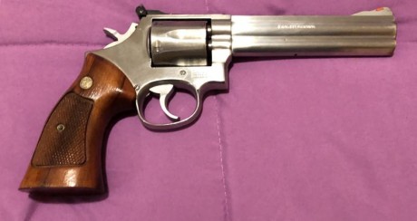 Vendo revolver S&W 686 calibr 357/38, esta en muy buen estado, no lo he utilizado demasiado (500) 02