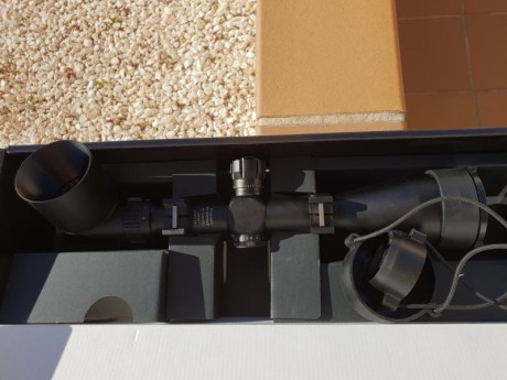 Vendo visor bushnell elite tactical 6-24x50 reticula g2 en primer plano focal. Ajuste de 0.1mil. El visor 10