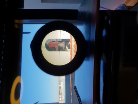 Vendo visor bushnell elite tactical 6-24x50 reticula g2 en primer plano focal. Ajuste de 0.1mil. El visor 22