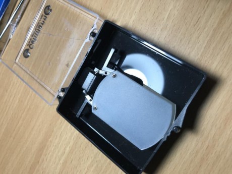 Bueno por falta de uso ya que llevo gafas de tiro. Soco a la venta este tapa ojos de la marca Gehmann. 00