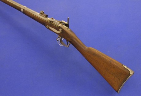 Voy a colocar unas fotos de un arma larga alemana de llave de mecha del siglo XVI. 82