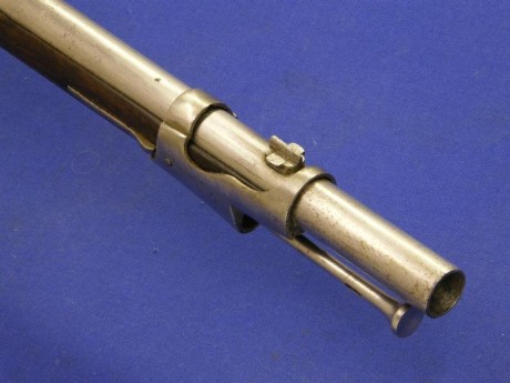 Voy a colocar unas fotos de un arma larga alemana de llave de mecha del siglo XVI. 101