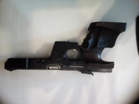 Un compañero que se retira del tiro vende pistola Walther GSP 22 con conversión al 32. Muy buen estado, 01