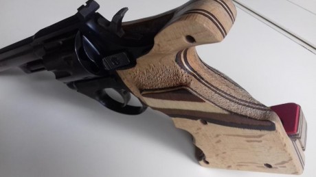 Vendo revolver Astra Match de 6 " calibre 38 SP. Poco se puede decir de el que ya no se sepa.
Muy 01