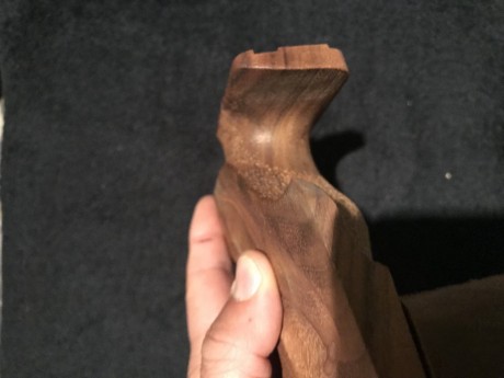 Bueno saco a la venta esta cacha pertenecía a una steyr LP10 aunq creo q tb vale para la LP50. Su estado 11