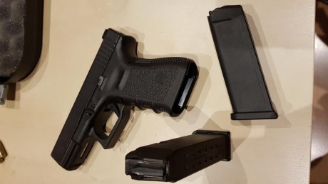 Muy buenas compañeros!

Vendo mi Glock 19 gen3 versión C (Compensated).

El arma está en perfectas condiciones, 12
