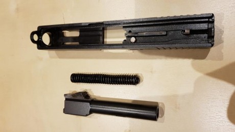 Muy buenas compañeros!

Vendo mi Glock 19 gen3 versión C (Compensated).

El arma está en perfectas condiciones, 10