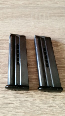 Hola a todos.

Vendo 2 CARGADORES ANSCHUTZ 22lr válidos para carabinas 520/525 en muy buen estado, vendí 02