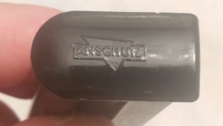 Hola a todos.

Vendo 2 CARGADORES ANSCHUTZ 22lr válidos para carabinas 520/525 en muy buen estado, vendí 10