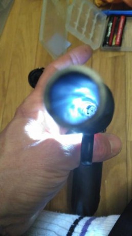 Hola:
La vendo por no usarla apenas. El estado es normal para sus años, no está impecable para museo. 151