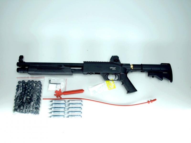 Hola...
He pedido a ARMERIA LA JUNGLA este bicho....
Lanza bolas de .68 con una potencia de 16 julios....
Ya 101