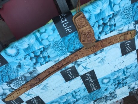 Vendo esta canana tipo western, funda para revólver tipo peacemaker  y canana para calibre .22, para zurdos. 00