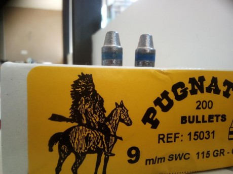 Puntas de plomo semiwadcutter de 115 gr. Ideales para competir en precisión. Cortan el papel creando una 01