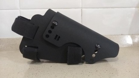 Un amigo vende una carrillera ajustable en altura Bradley , esta igual que nueva ,una vez puestas las 01