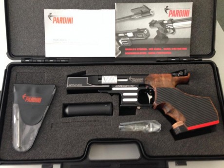 Vendo pistola Pardini sp cal.22 lr en Alicante,poquísimos tiros (nueva),talla cacha M por 1000 euros no 00