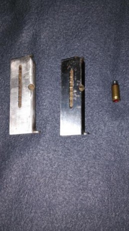 Hola:
Vendo estos cargadores del 7,65, sin marcajes. Puede que sean de astra pero no lo se. Admito ideas. 00