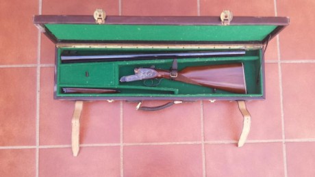 Maletín de piel con mucha antigüedad y en muy buen estado. Antes 250€, ahora 200 . Portes a cargo comprador. 01