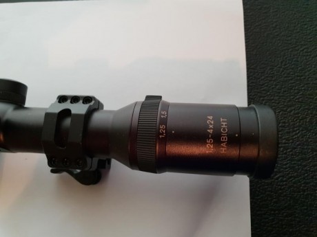 Vendo swarovski habicht,  con reticula iluminada circule dot,  en su caja original ,tiene alguna marca 10