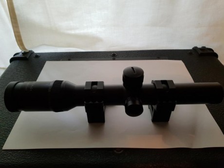 Vendo swarovski habicht,  con reticula iluminada circule dot,  en su caja original ,tiene alguna marca 31