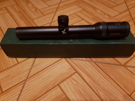 Vendo swarovski habicht,  con reticula iluminada circule dot,  en su caja original ,tiene alguna marca 30
