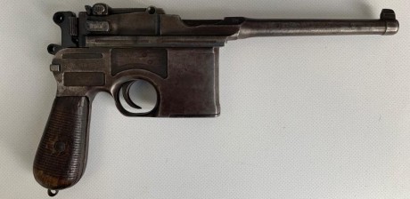 Vendo Pistola Mauser C96 inutilizada en calibre 7.63, con caracteres chinos, destinada para tal mercado; 01