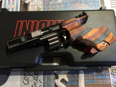 Pistola Pardini SP del calibre 22lr.
La pistola está en perfecto estado, sin ningún arañazo. Casi no se 02