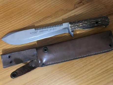 Buenas compañeros,por causas que no vienen al tema soy propietario de este cuchillo,buscando por los foros 70