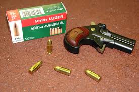 ¿Os compraríais un  Derringer ?.

Ahora que los comercializan en España con el calibre 9mm pb y .38 spl, 00