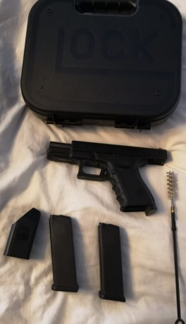 Vendo pistola glock 9mm en perfecto estado, apenas 100 tiros, se ha usado para defensa personal pero paso 02
