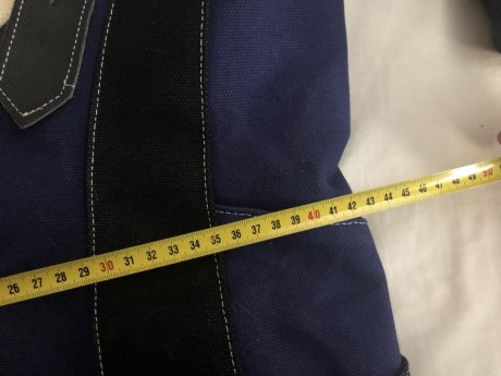 Vendo chaqueta de tiro marca GEHMANN , muy poco usada. prácticamente nueva. ojo la talla es S o XS, válida 20