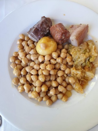 Hoy para comer acelgas hervidas y chuletón de vaca gallega vieja con seis semanas de maduración en cámara 10