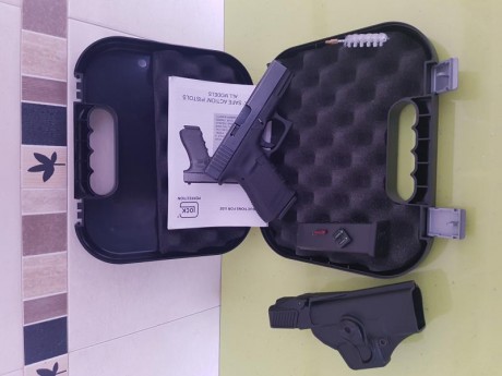Hola
Vendo mi Glock 19 gen3 en impecable estado funcional y estético. En su caja original con dos cargadores, 02