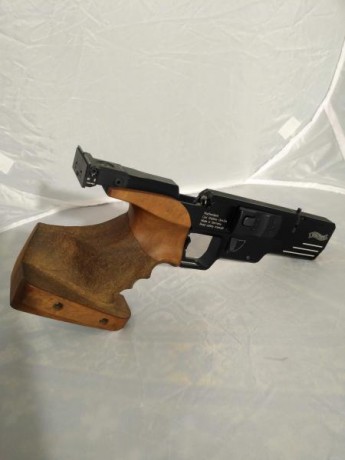 Vendo walther ssp 22 en perfecto estado y con dos empuñaduras una la original que esta completamente nueva 02