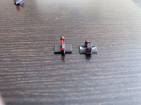 Vendo un alza marca JB para pistolas INFINITY o STI,
Precio 30 euros 
2 puntos de fibra JB para cañón 11