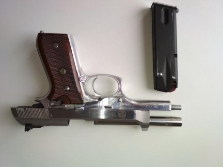 Vendo pistola Taurus PT 99 AFS Stainless cal. 9para.
Se entrega con un cargador y se encuentra en Zaragoza. 02