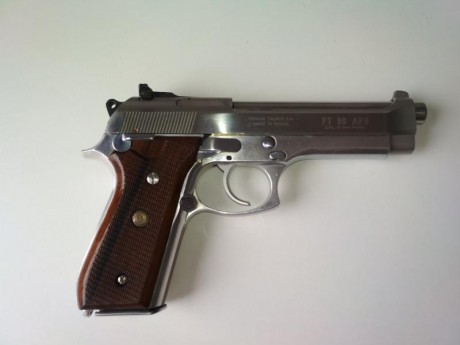 Vendo pistola Taurus PT 99 AFS Stainless cal. 9para.
Se entrega con un cargador y se encuentra en Zaragoza. 00
