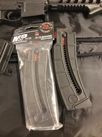 Se vende por no usar MP15 del 22 con poco uso va con un cargador funda y visor punto rojo.precio 600 euros 132