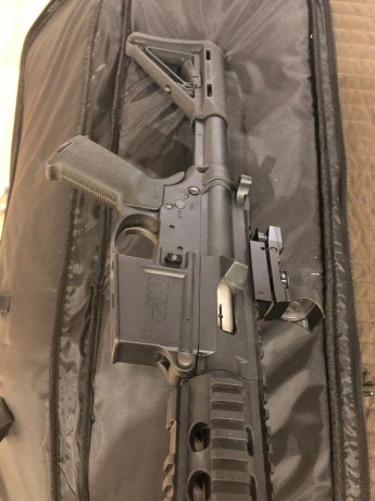 Se vende por no usar MP15 del 22 con poco uso va con un cargador funda y visor punto rojo.precio 600 euros 131