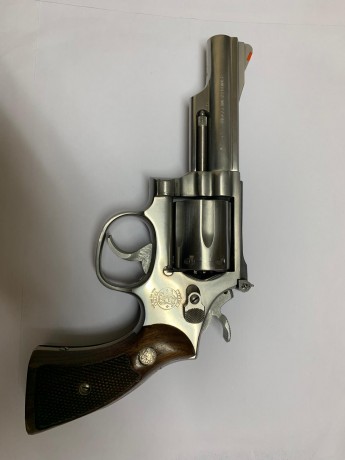 Hola a todos :
Un amigo vende un revolver Smith & Wesson mod. 66/2 4" INOX.
El precio es de 450€+portes. 00