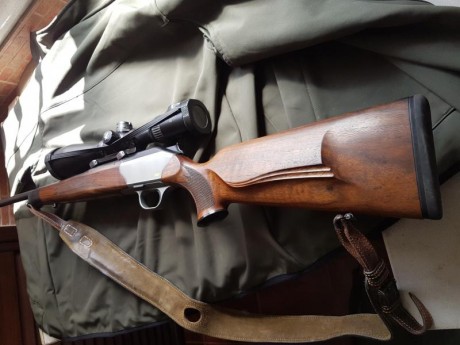 Vendo blaser r8 Standard en madera calibre 30-06 comprado en 2015,vendo cañon adicional del 300 wm sin 21