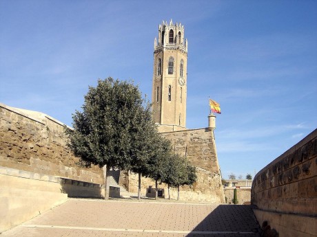  No se a vosotros, pero a mi los castillos me encantan.
Cuando paso delante de alguno no pierdo oportunidad 40