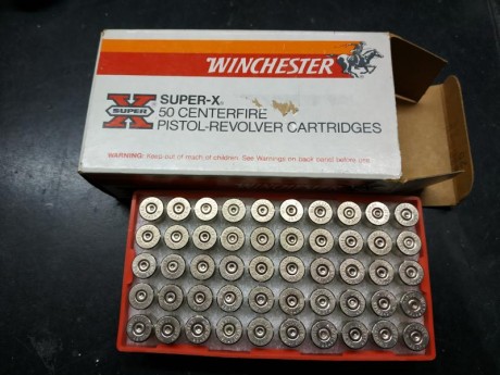 Vendo 14 cajas de vainas calibre 38
Precio 100 € 00